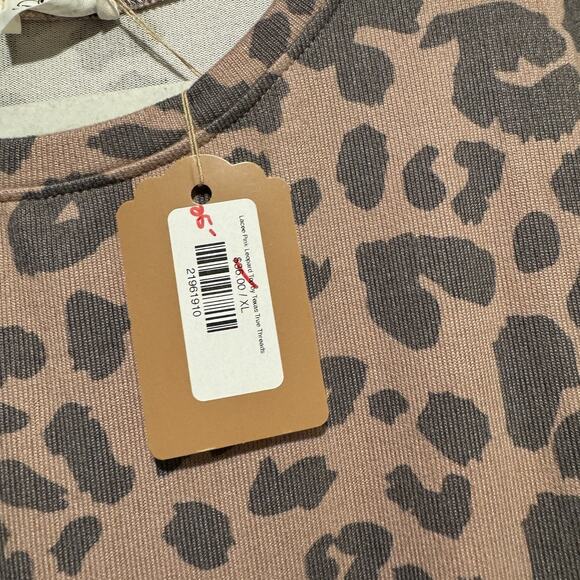 Texas True Threads Leopard Long Sleeve Top NEW Size XL - Picture 3 of 6